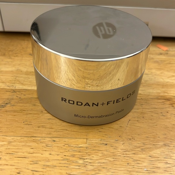 Rodman and Fields Micro-Dermabrasion Paste - Picture 1 of 2